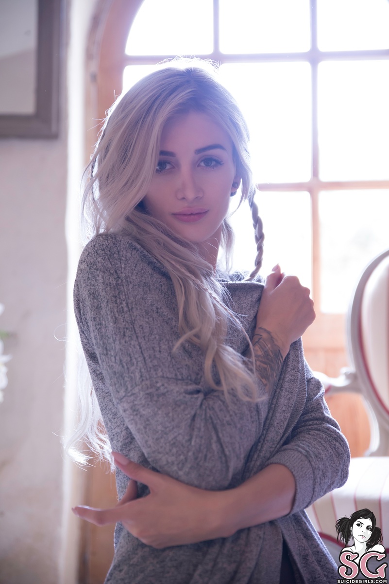avrora-littlewonderyou-01.jpg