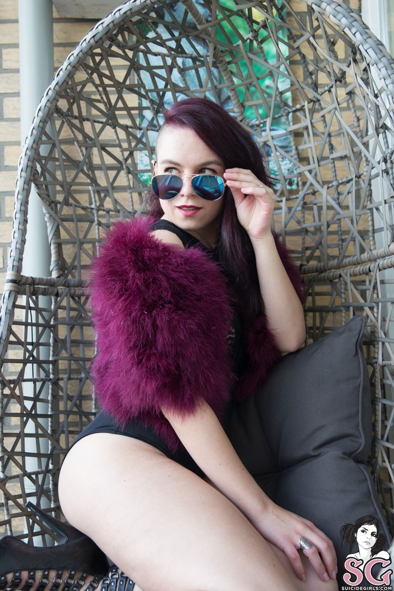 aprildivine-rocketqueen-05.jpg