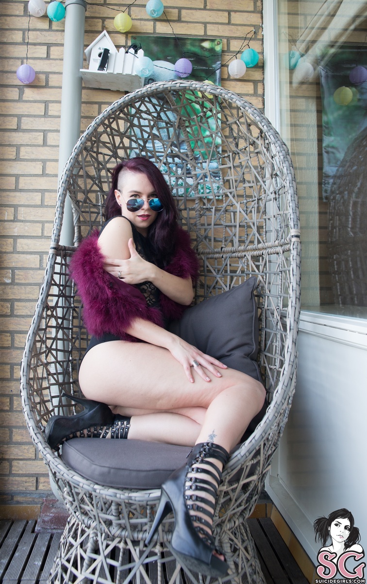 aprildivine-rocketqueen-07.jpg