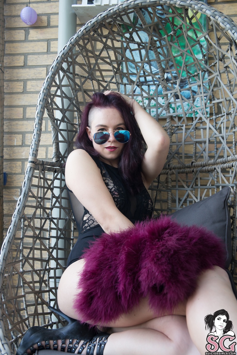 aprildivine-rocketqueen-13.jpg