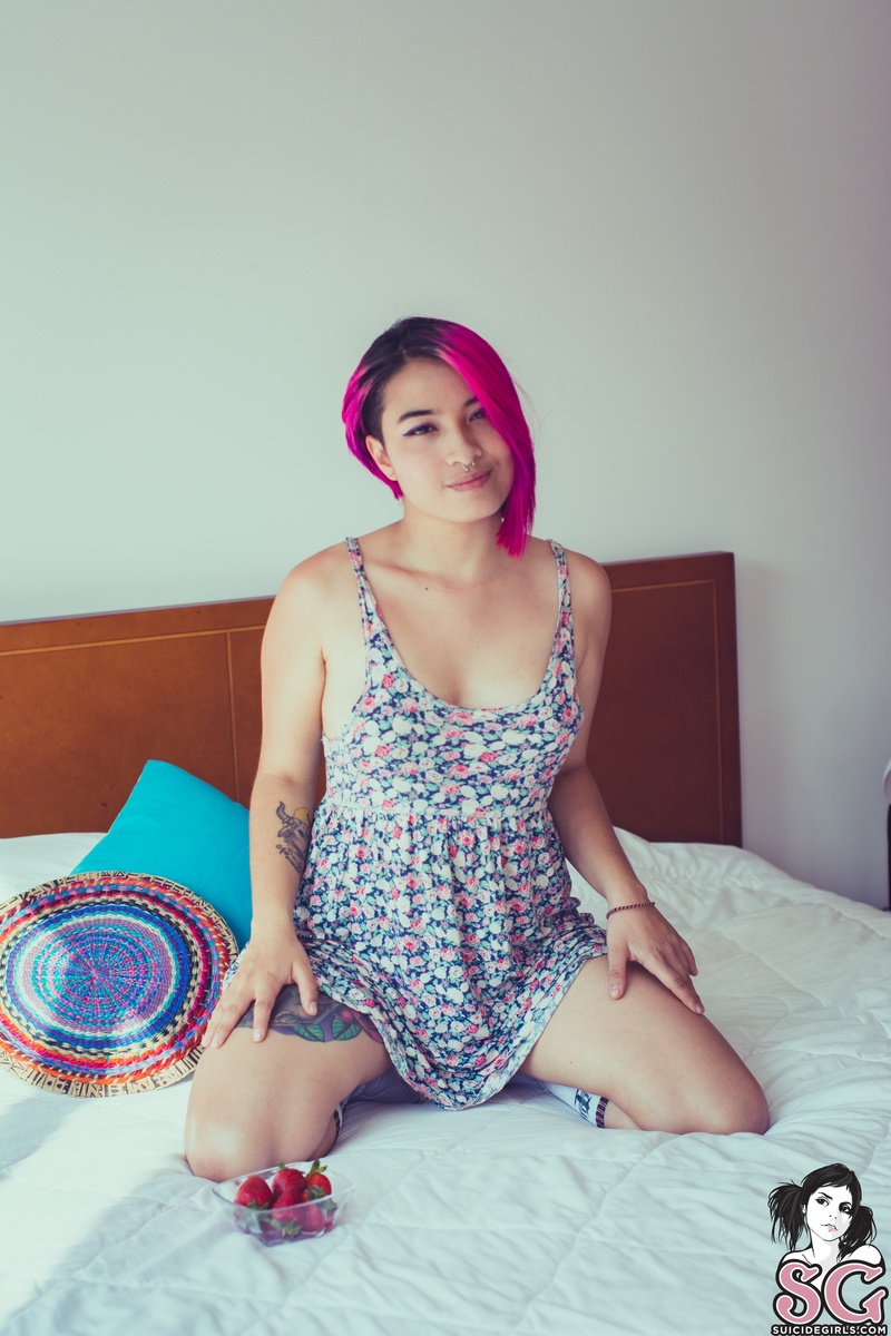 redaura-eatthisstrawberry-03.jpg