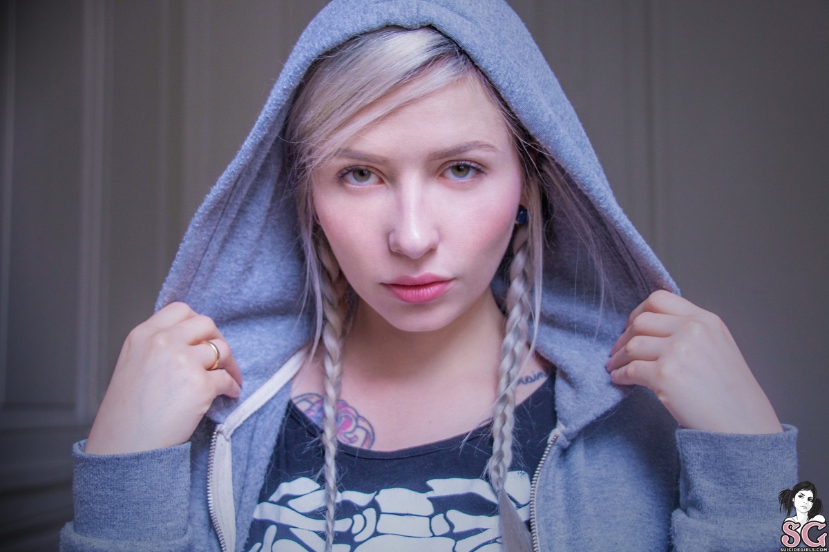 marlene-whyareyouwearingthatstupidmansuit-09.jpg