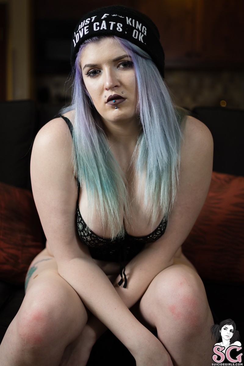 purpurea-schoolslut-15.jpg