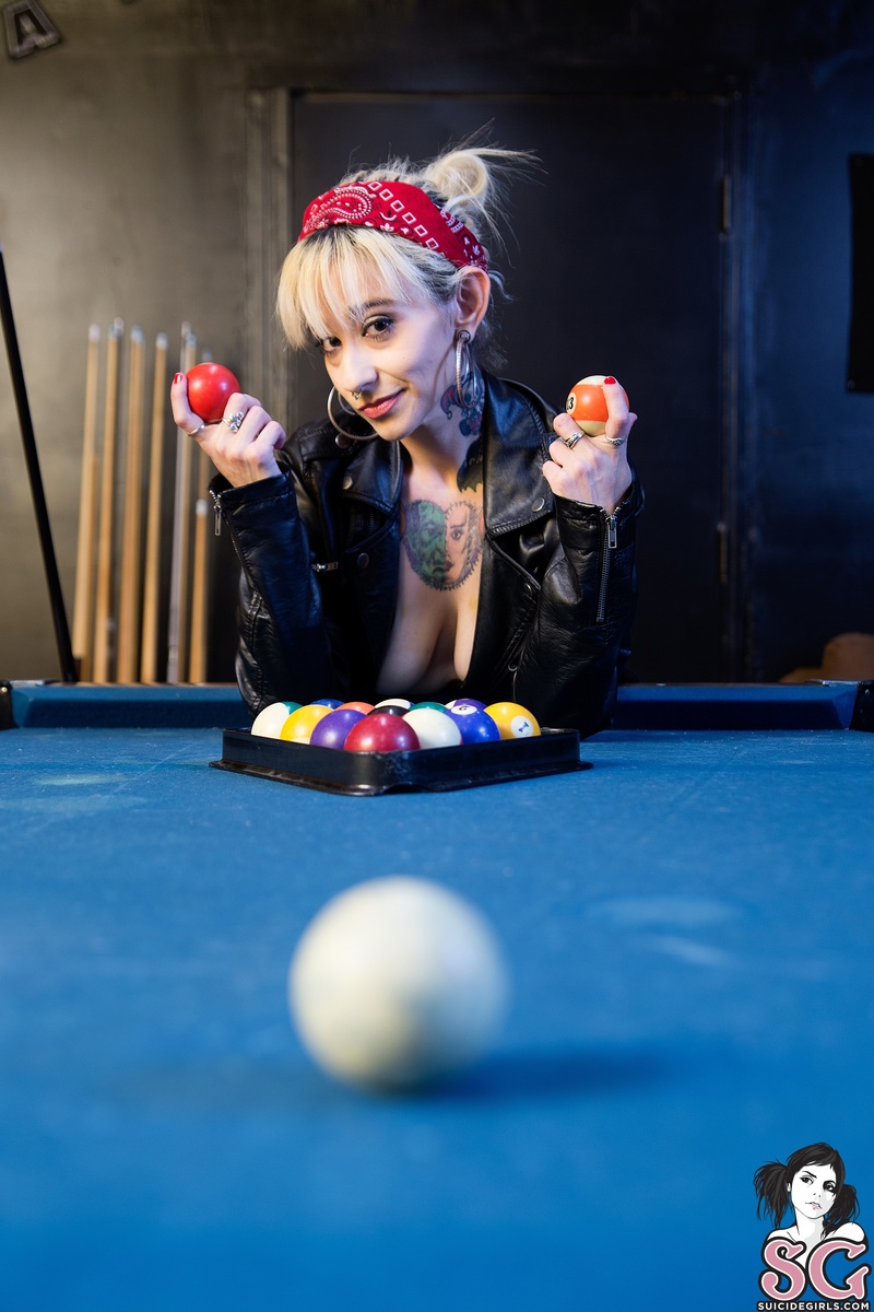 littlepunks-magic8ball-01.jpg