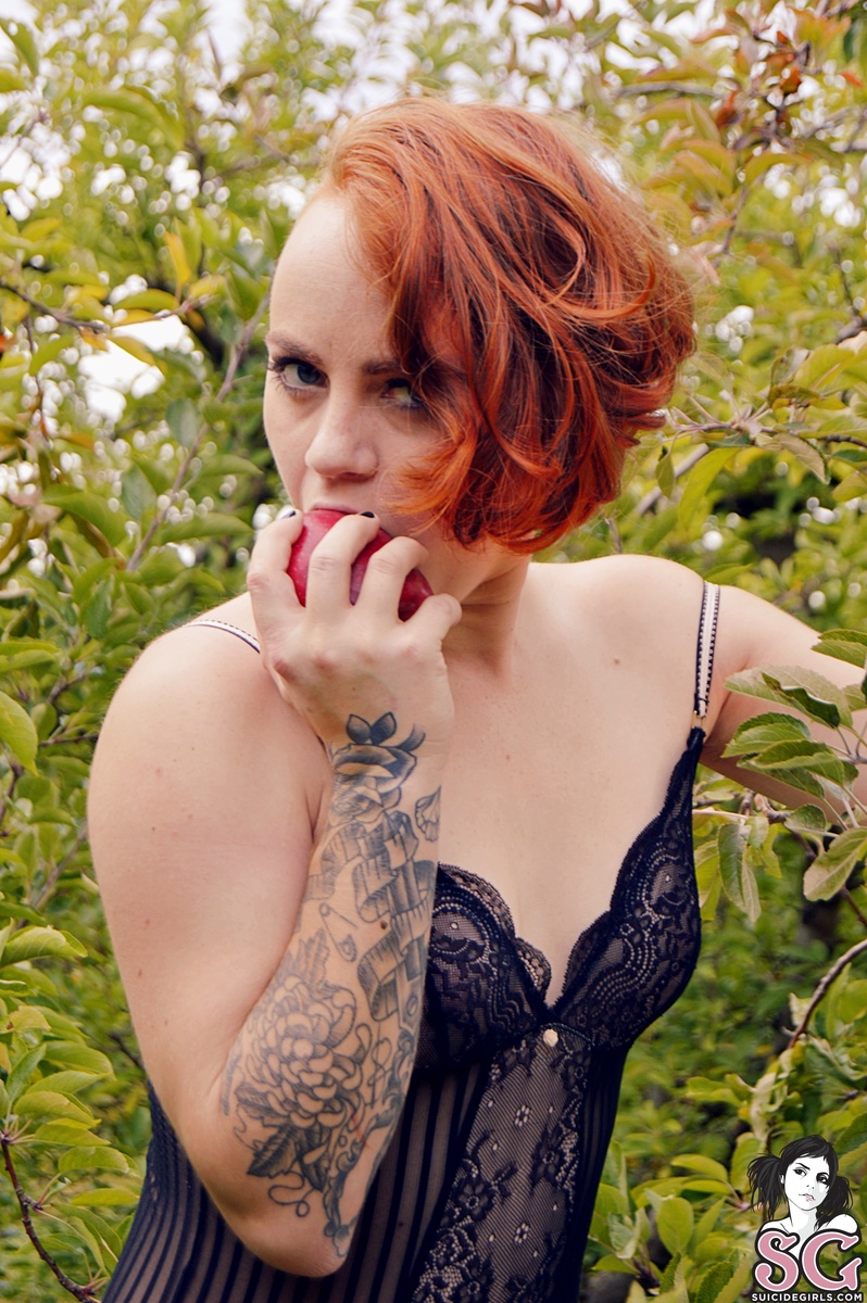 fawkesy-forbiddenfruit-19.jpg