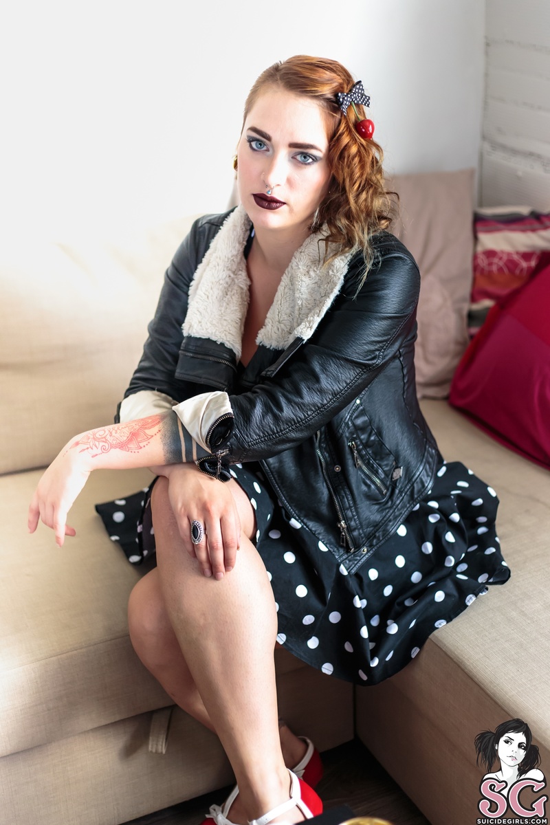 leelouve-homegirl-01.jpg
