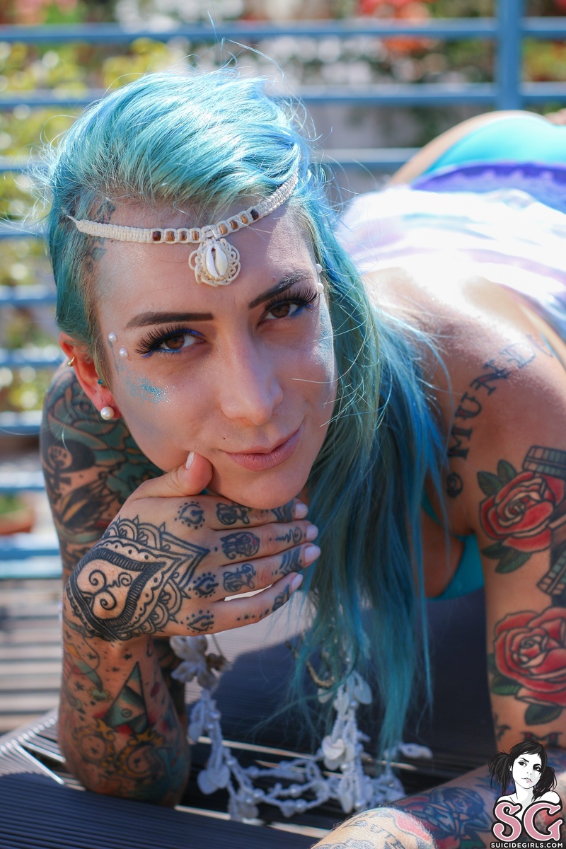 zambi-catchingrays-03.jpg