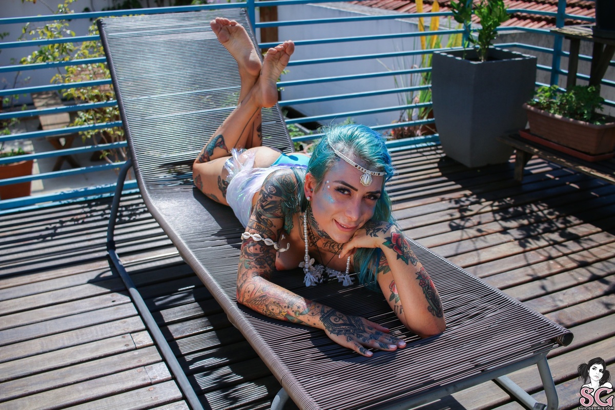 zambi-catchingrays-09.jpg
