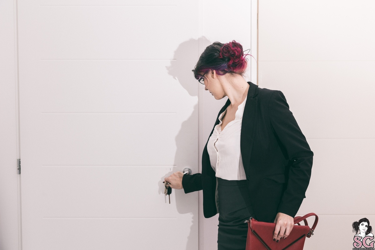 aaylana-workinggirl-01.jpg