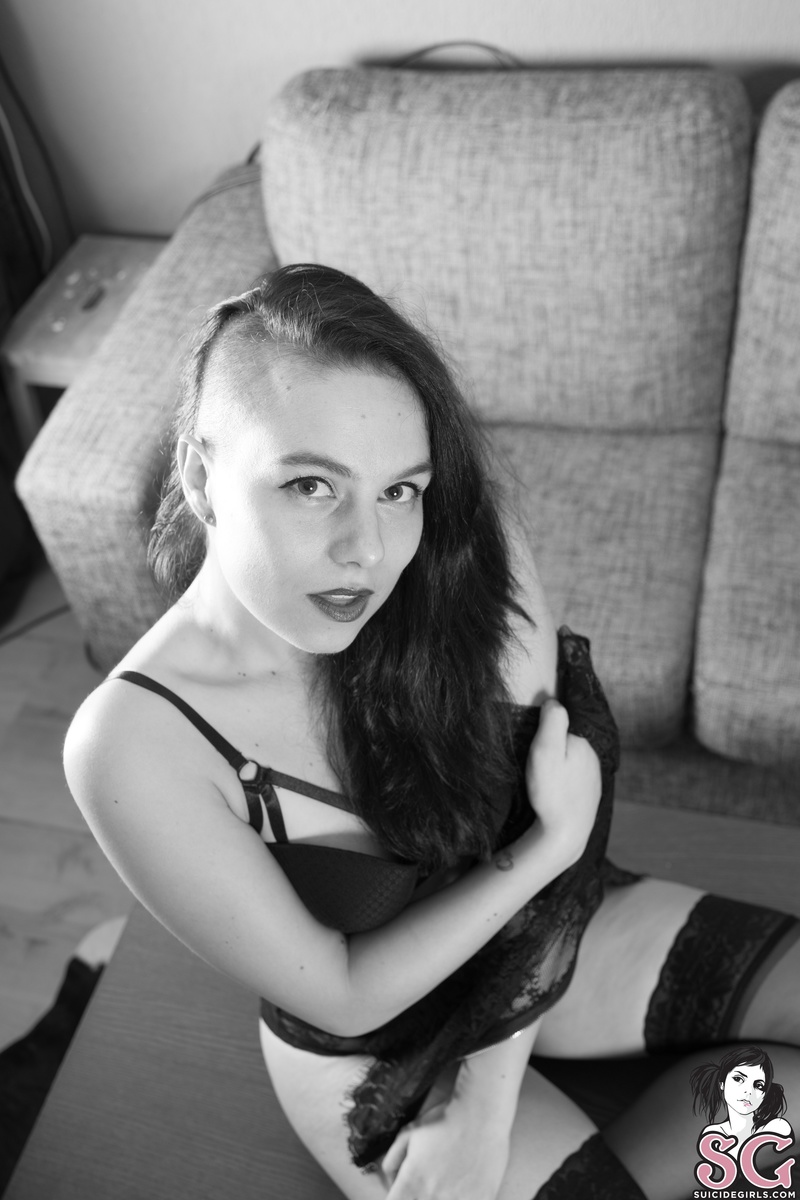 aprildivine-insidebeauty-17.jpg