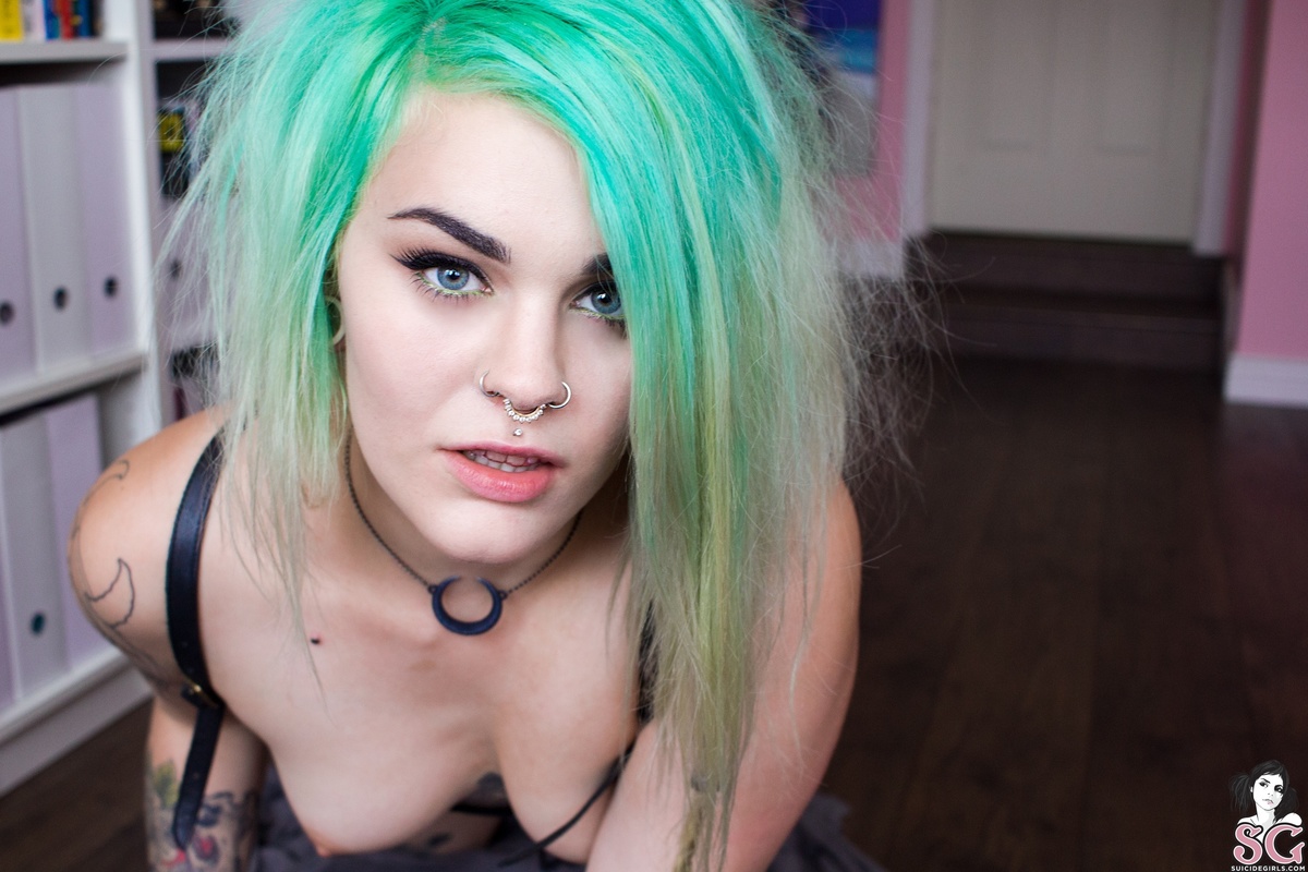sarahmoon-womanisadangercat-13.jpg