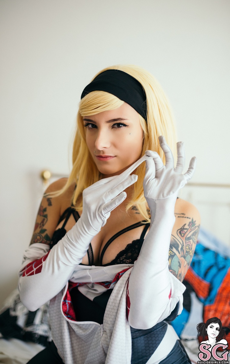 bellaisa-gwenstacy-17.jpg