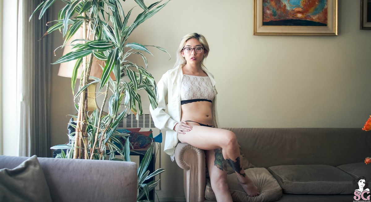femen-amaterasuokami-03.jpg