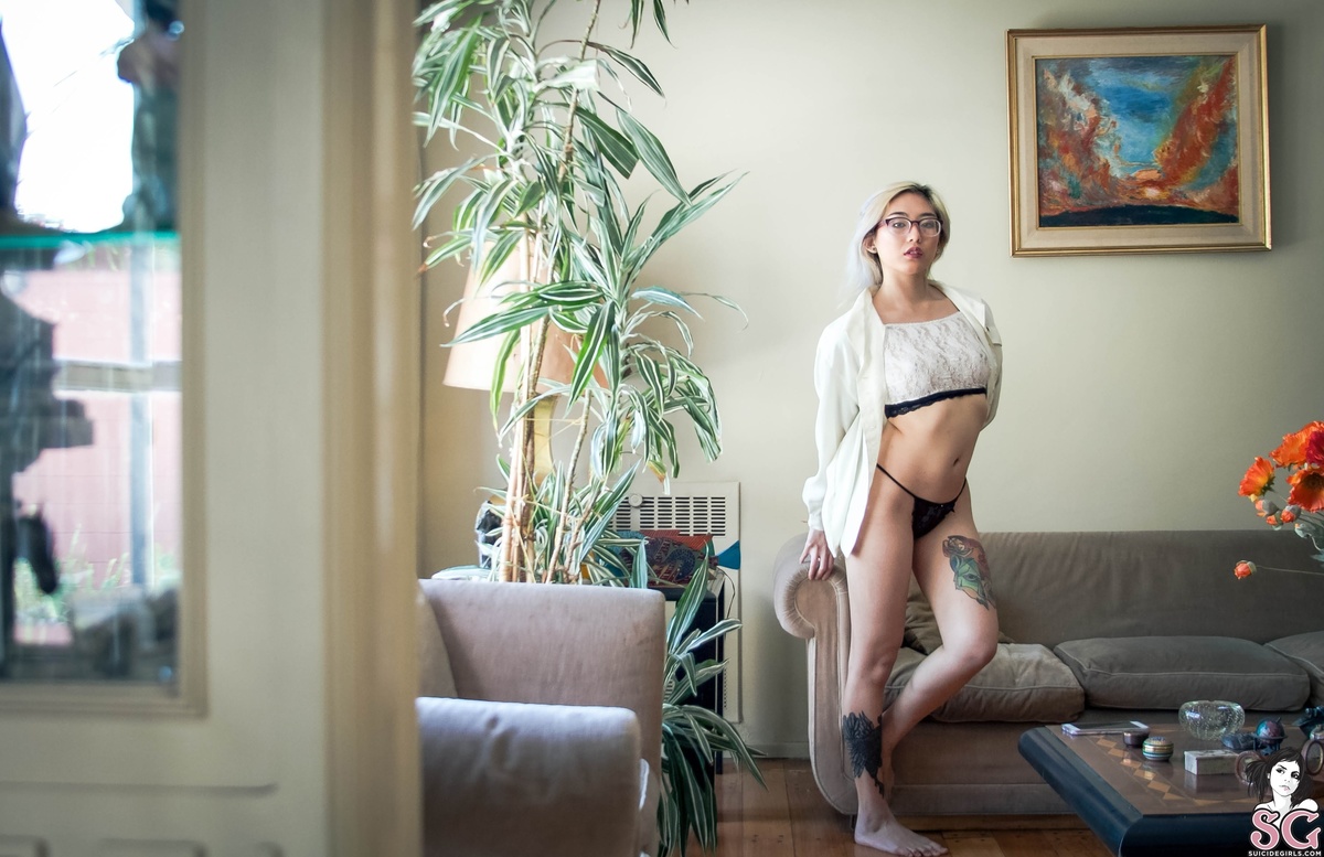 femen-amaterasuokami-05.jpg
