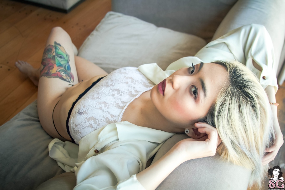 femen-amaterasuokami-17.jpg