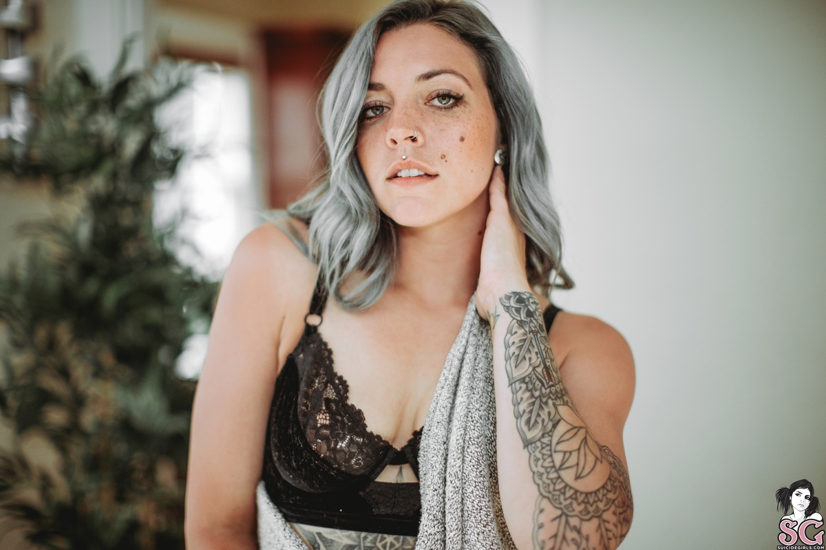 gaiah-brighteyes-05.jpg