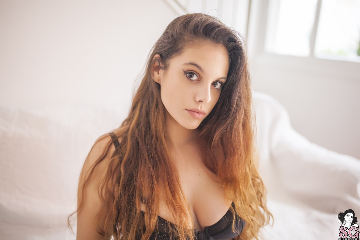 beecky-dalliance-03.jpg