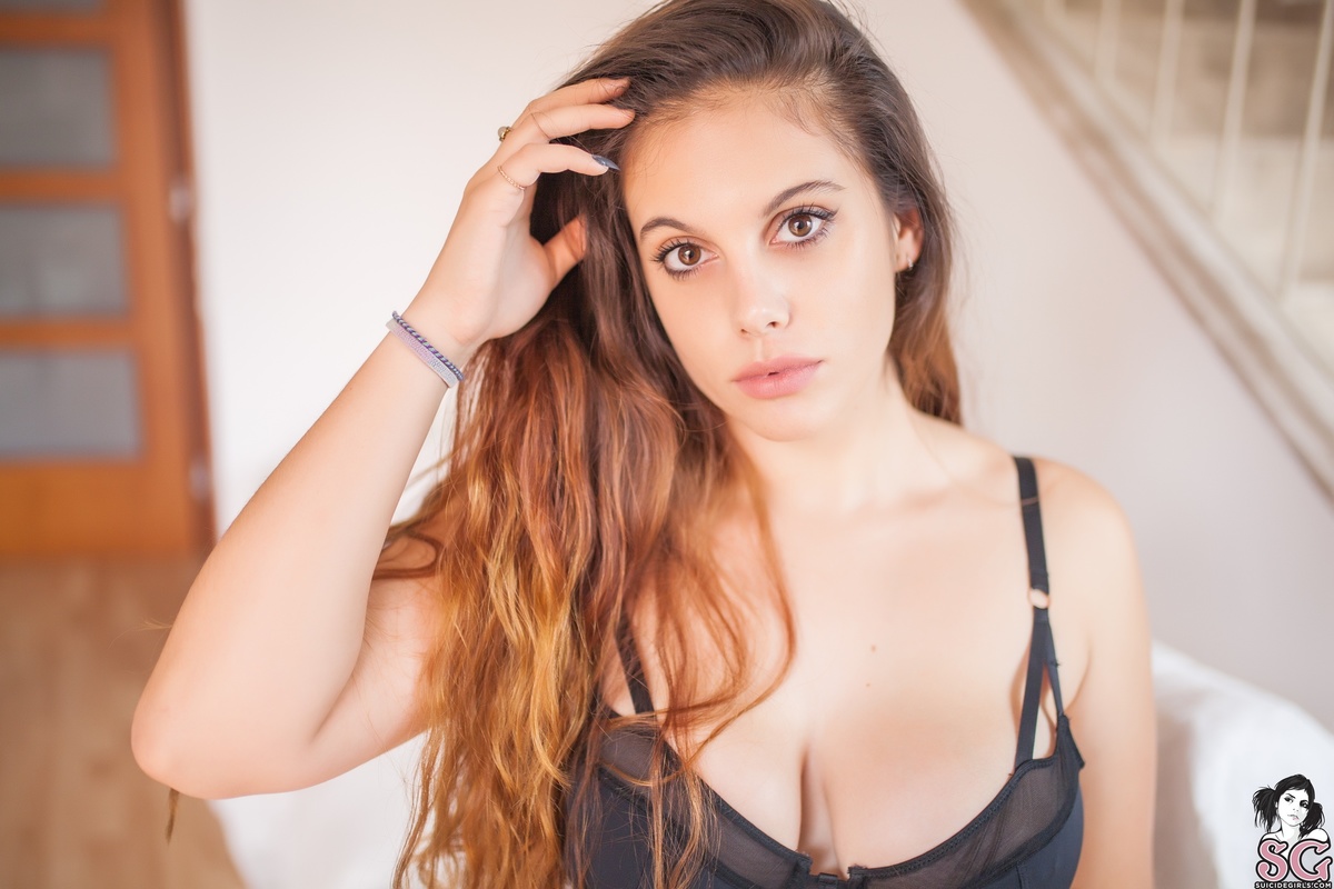 beecky-dalliance-05.jpg