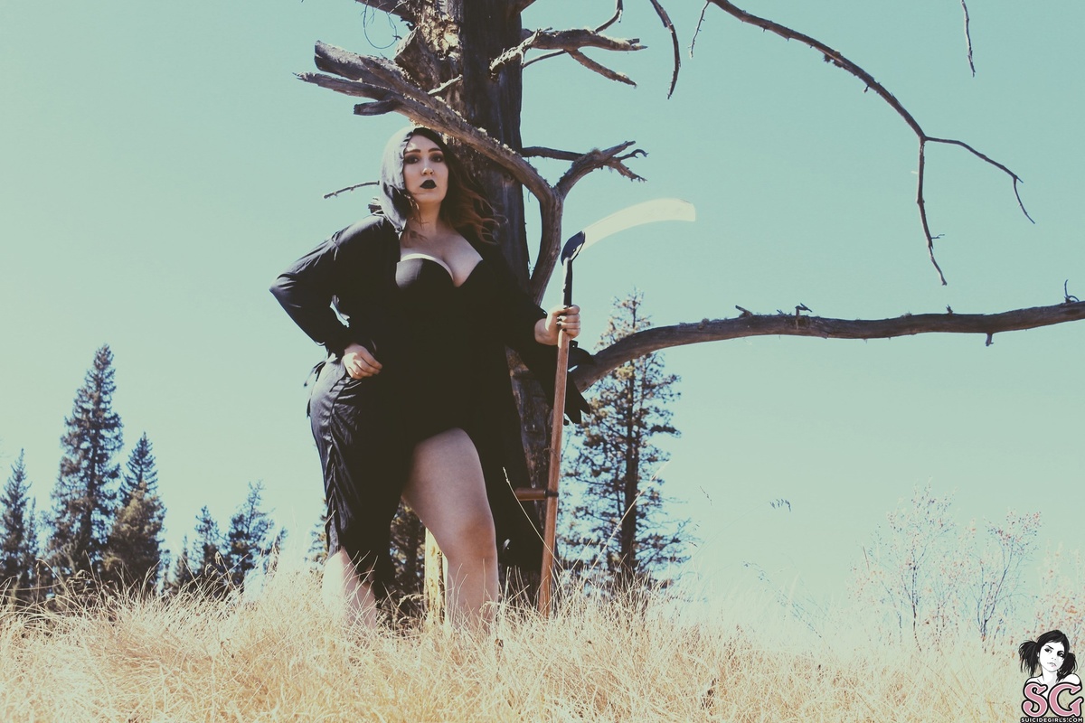 frankiefawn-grimlabyrinth-01.jpg