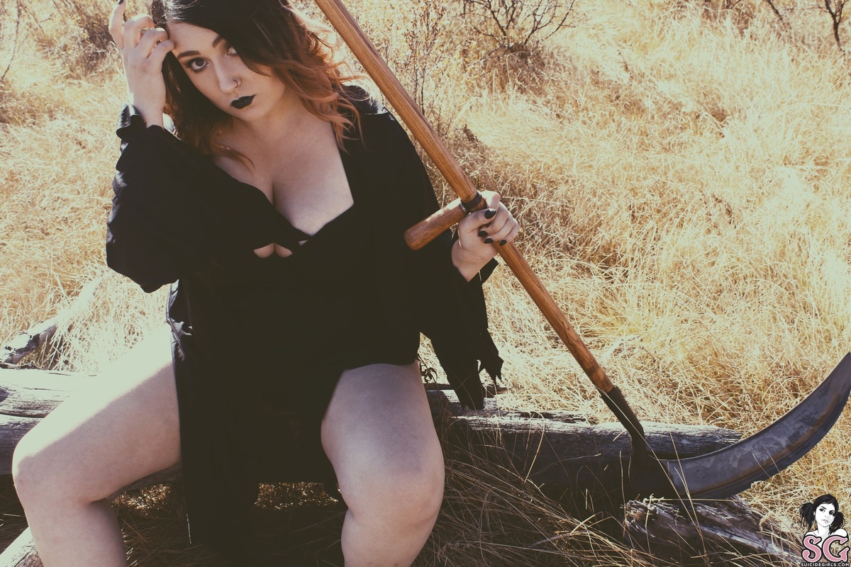 frankiefawn-grimlabyrinth-09.jpg