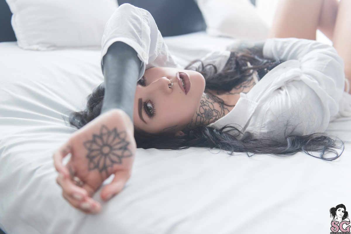nikkisleepy-spacebound-07.jpg