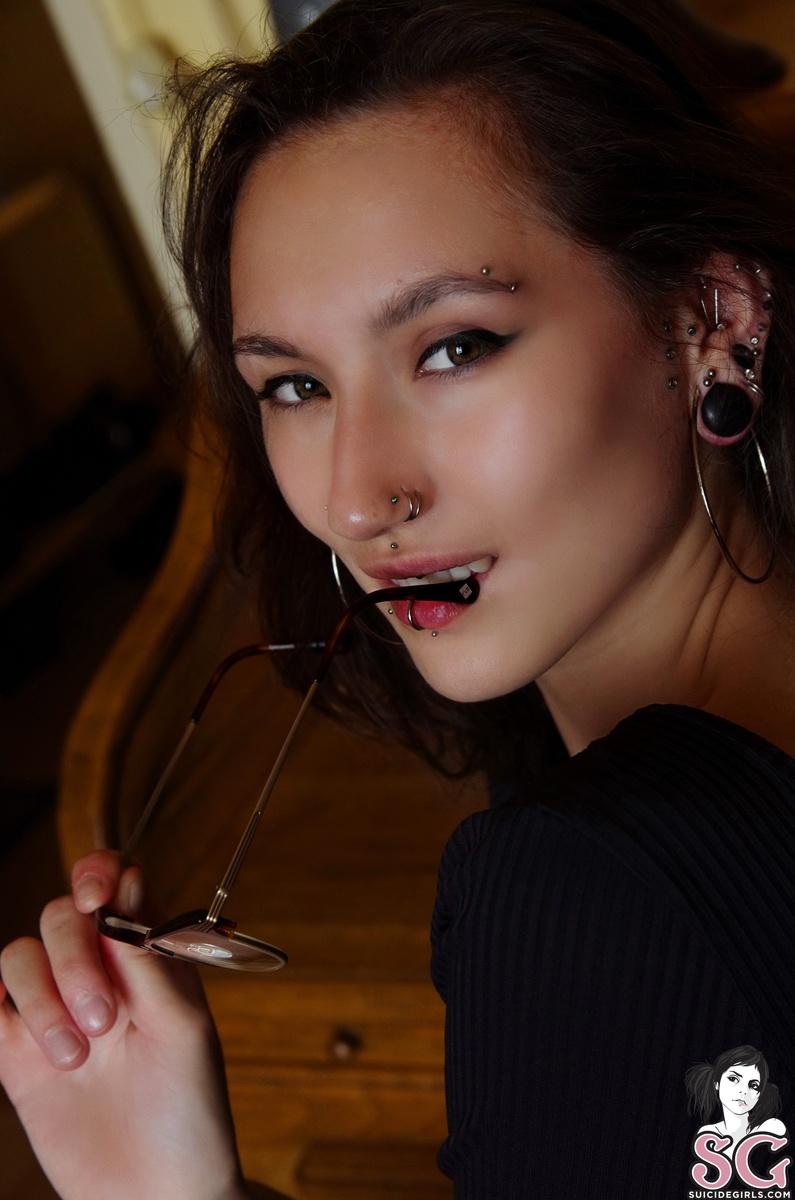 larabeard-officegirlneedsabreak-19.jpg