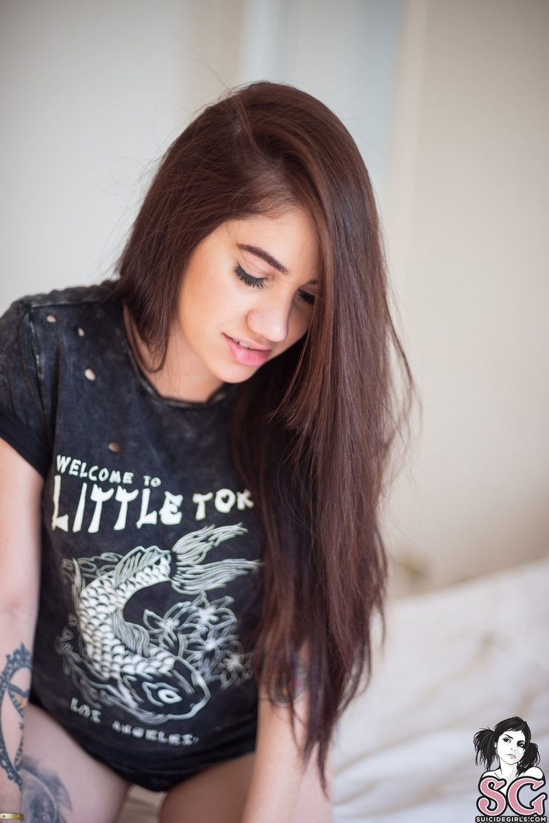 feeisn-abeautifulsunnyday-01.jpg