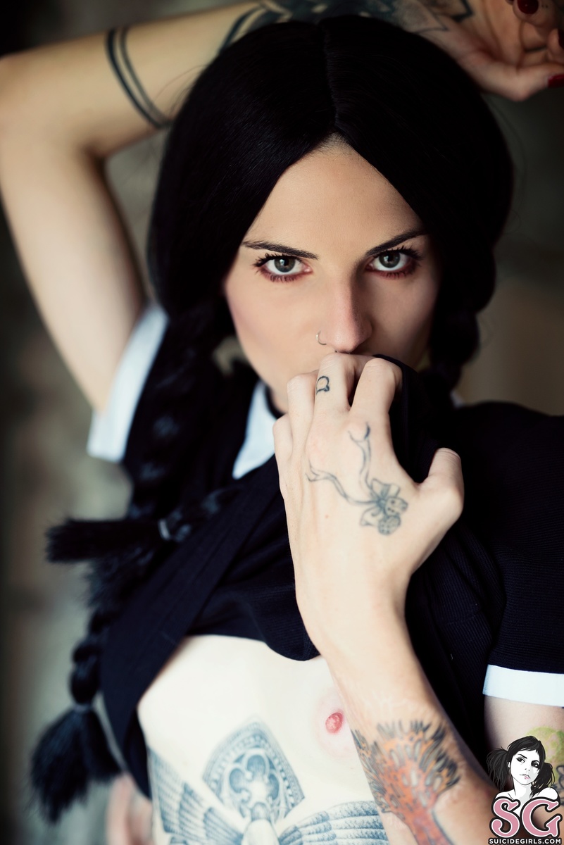 mandeelou-ihateeverything-13.jpg