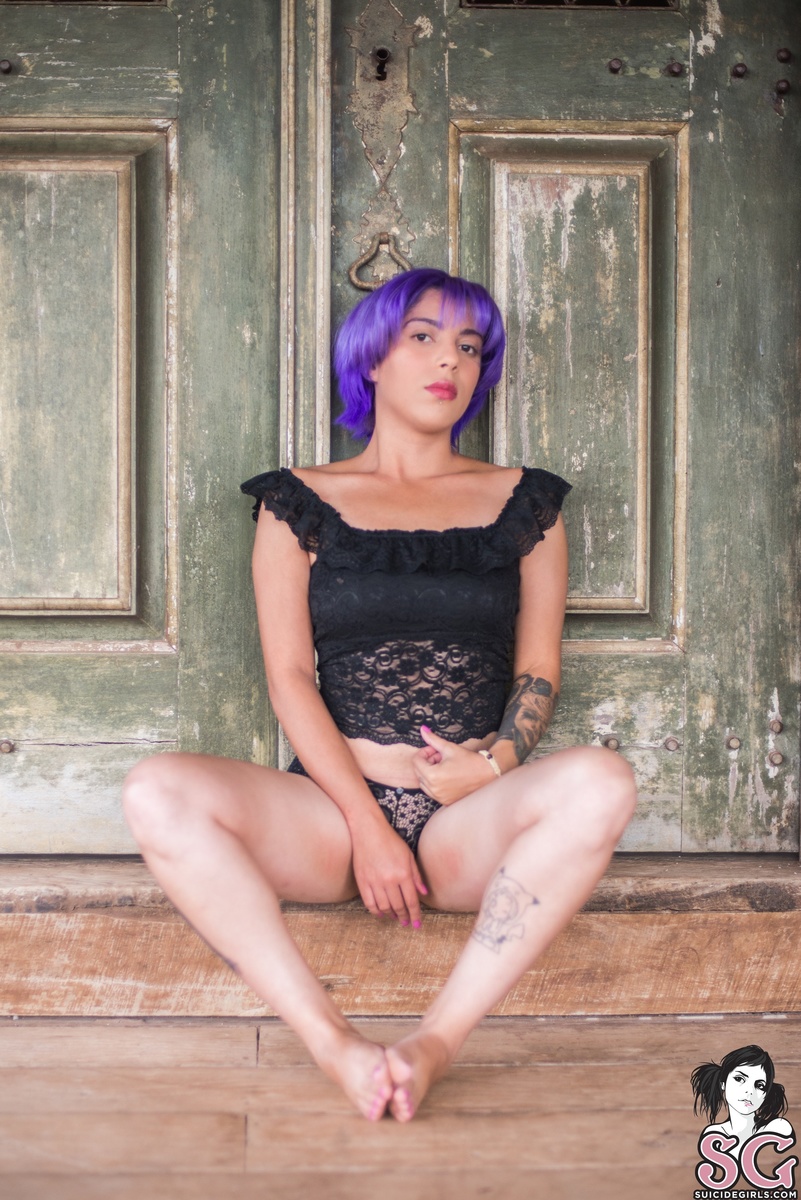 aika-gatesofhell-05.jpg