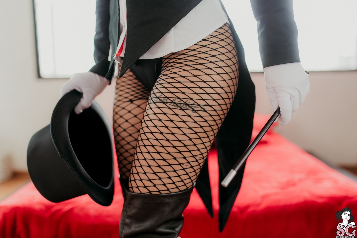 chung-mistressofmagic-03.jpg