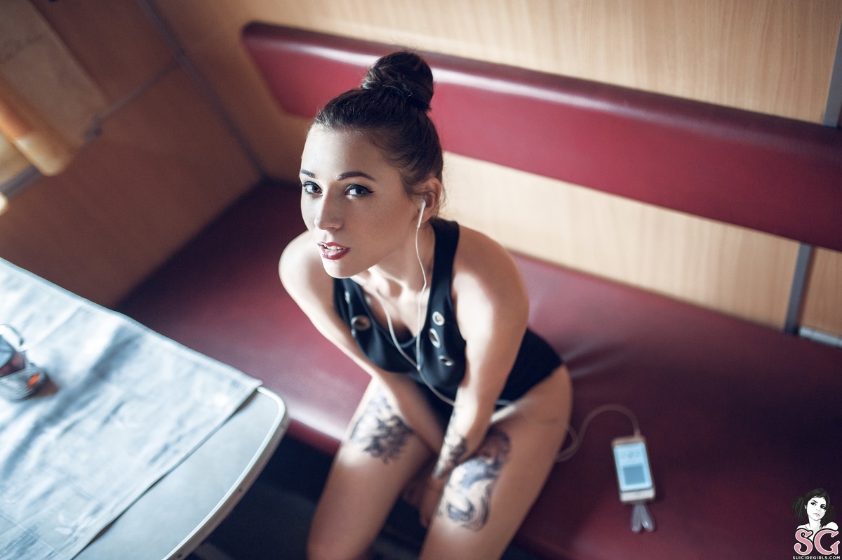 leetattar-theroadtohell-13.jpg