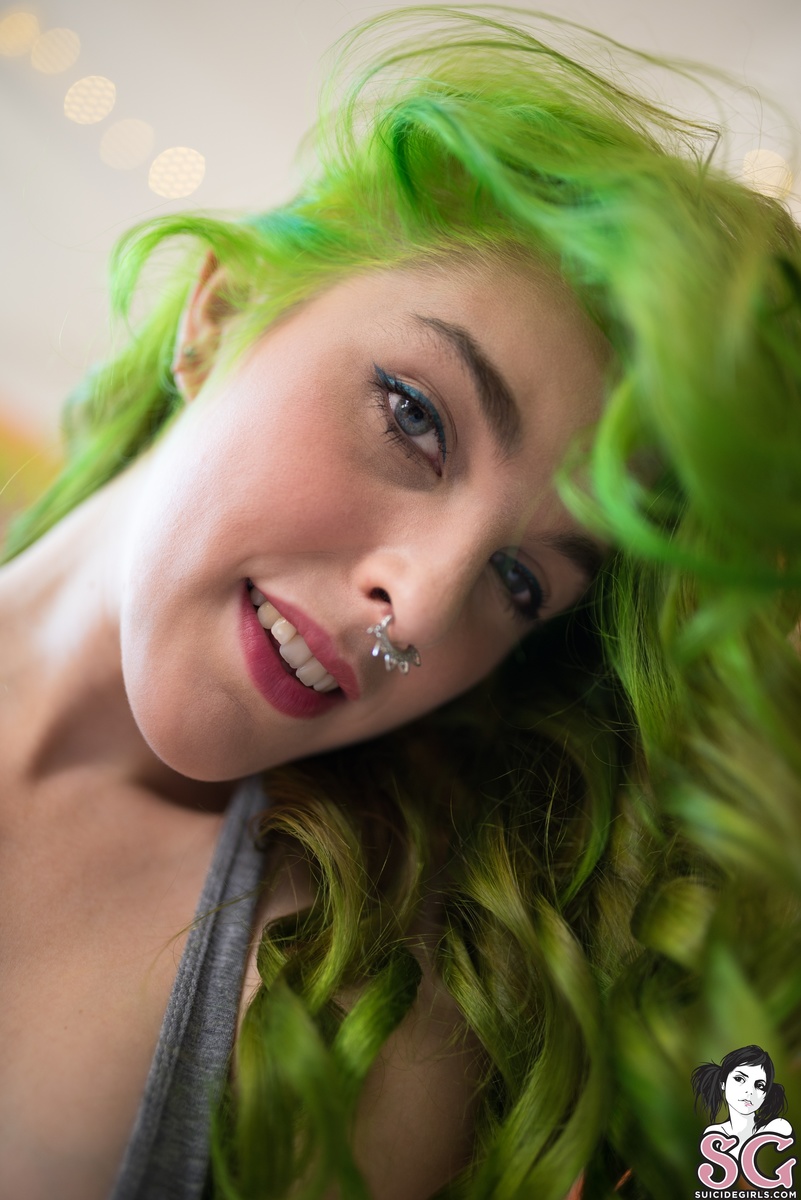 amarna-greenismycolor-03.jpg