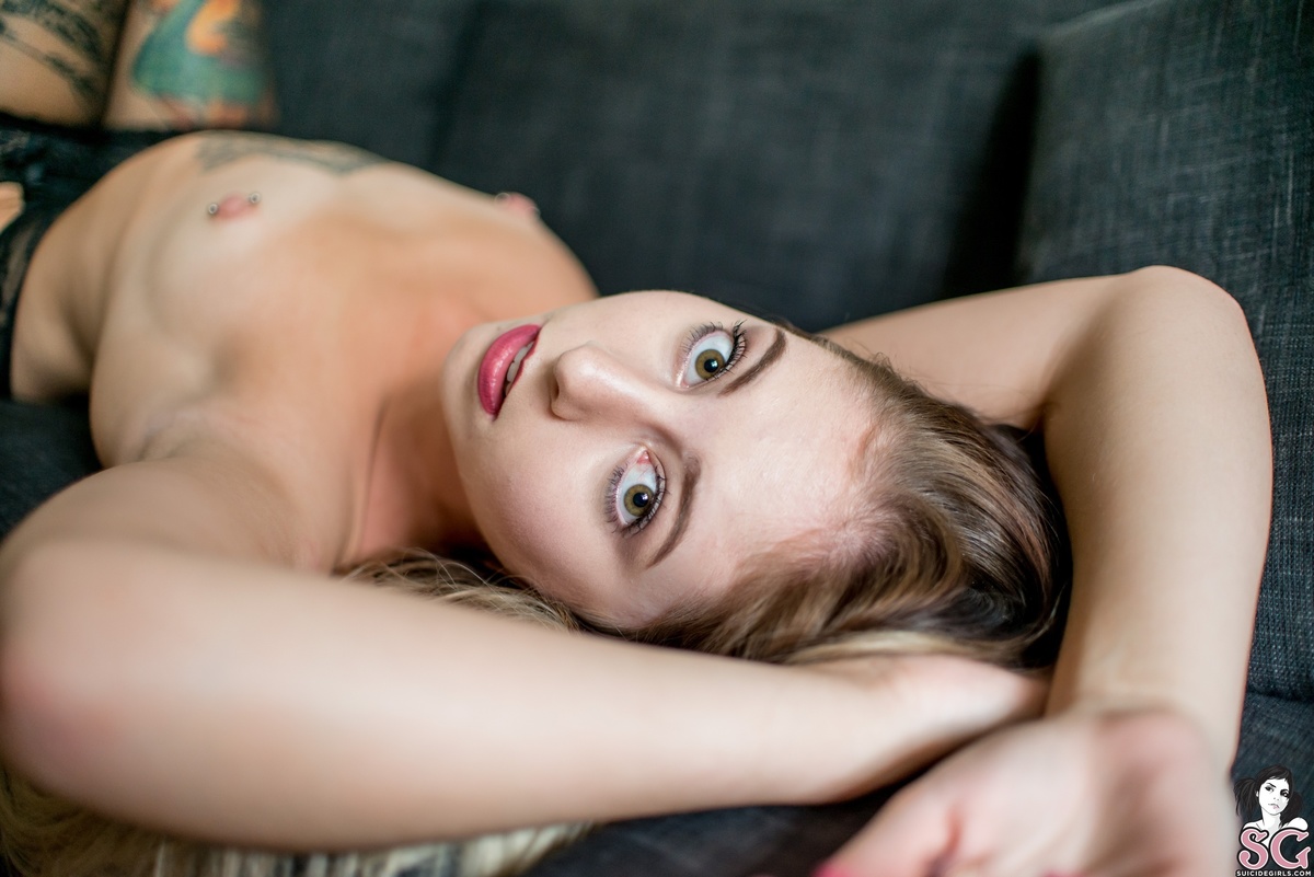 ashena-avenoir-25.jpg