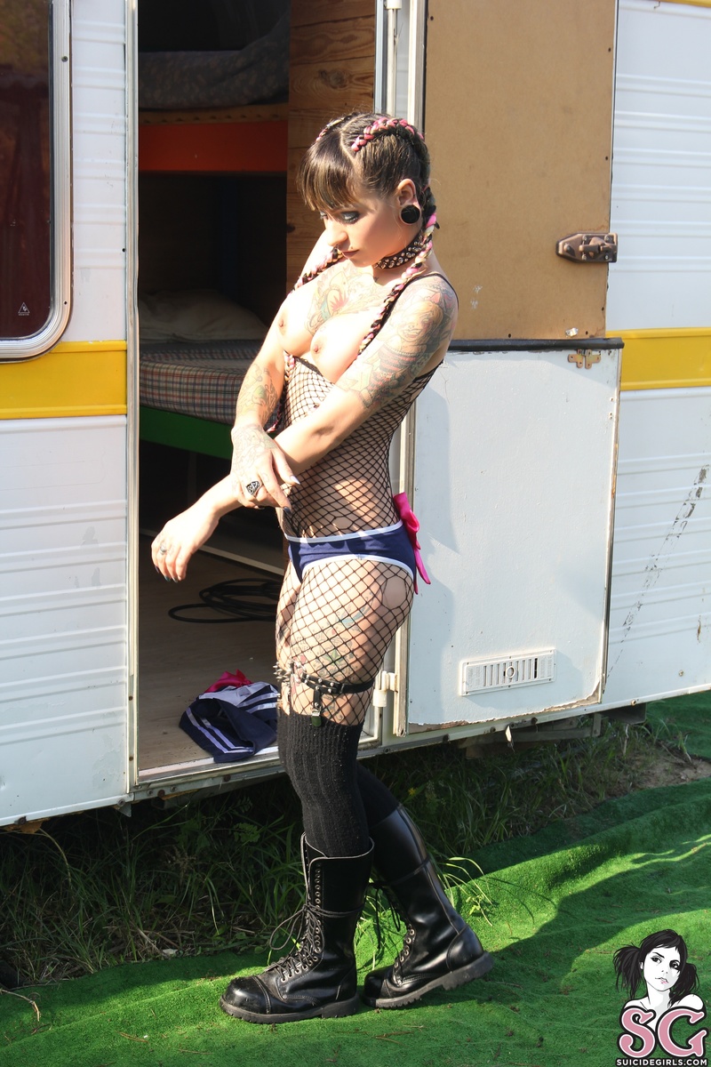 kaboommunster-badassmoon-19.jpg