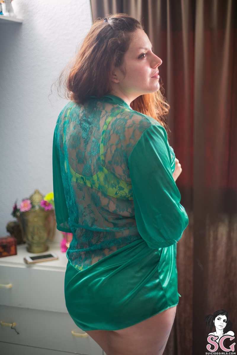 tsounachaplin-goodlook-03.jpg