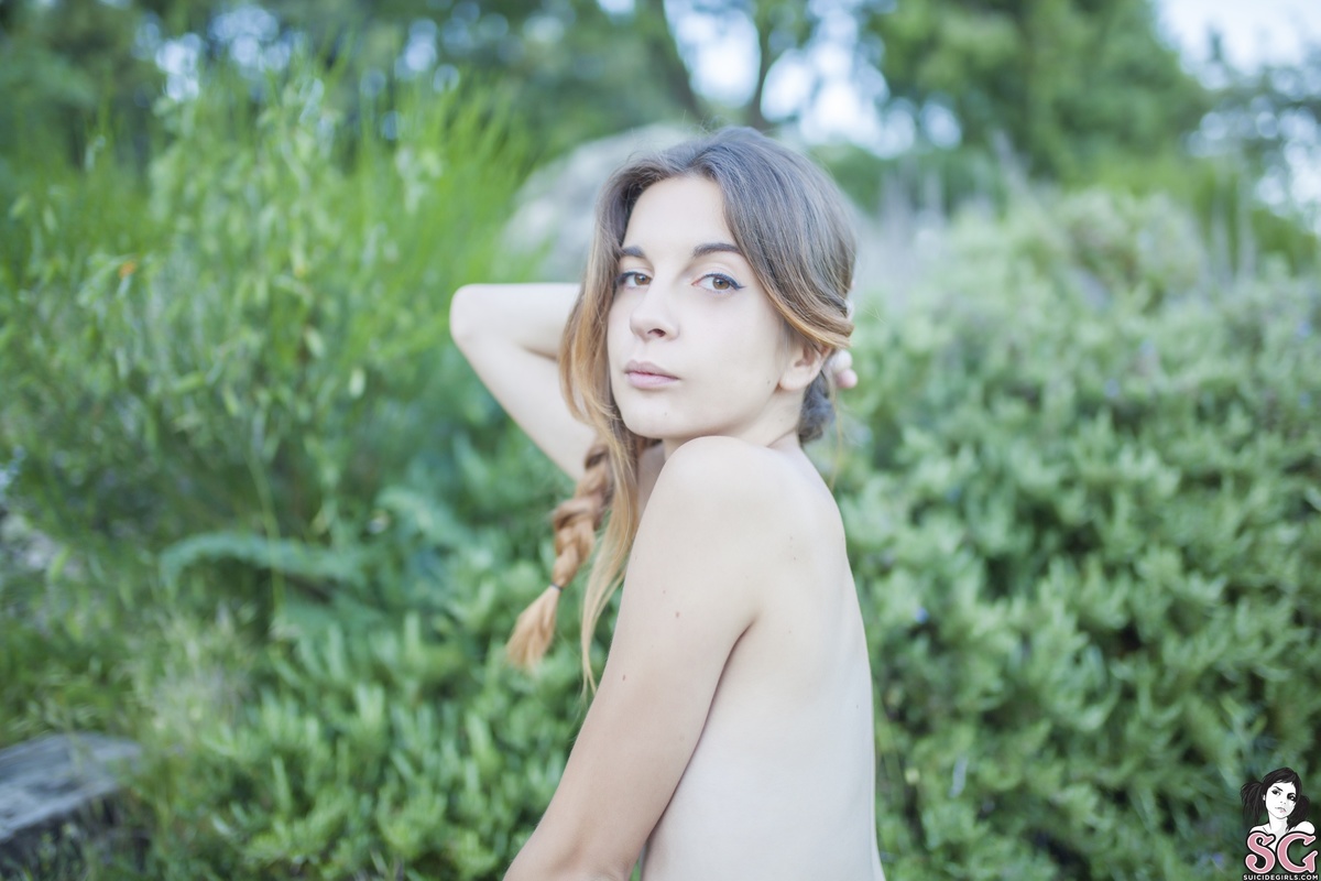 moninoke-valleyofthedolls-29.jpg