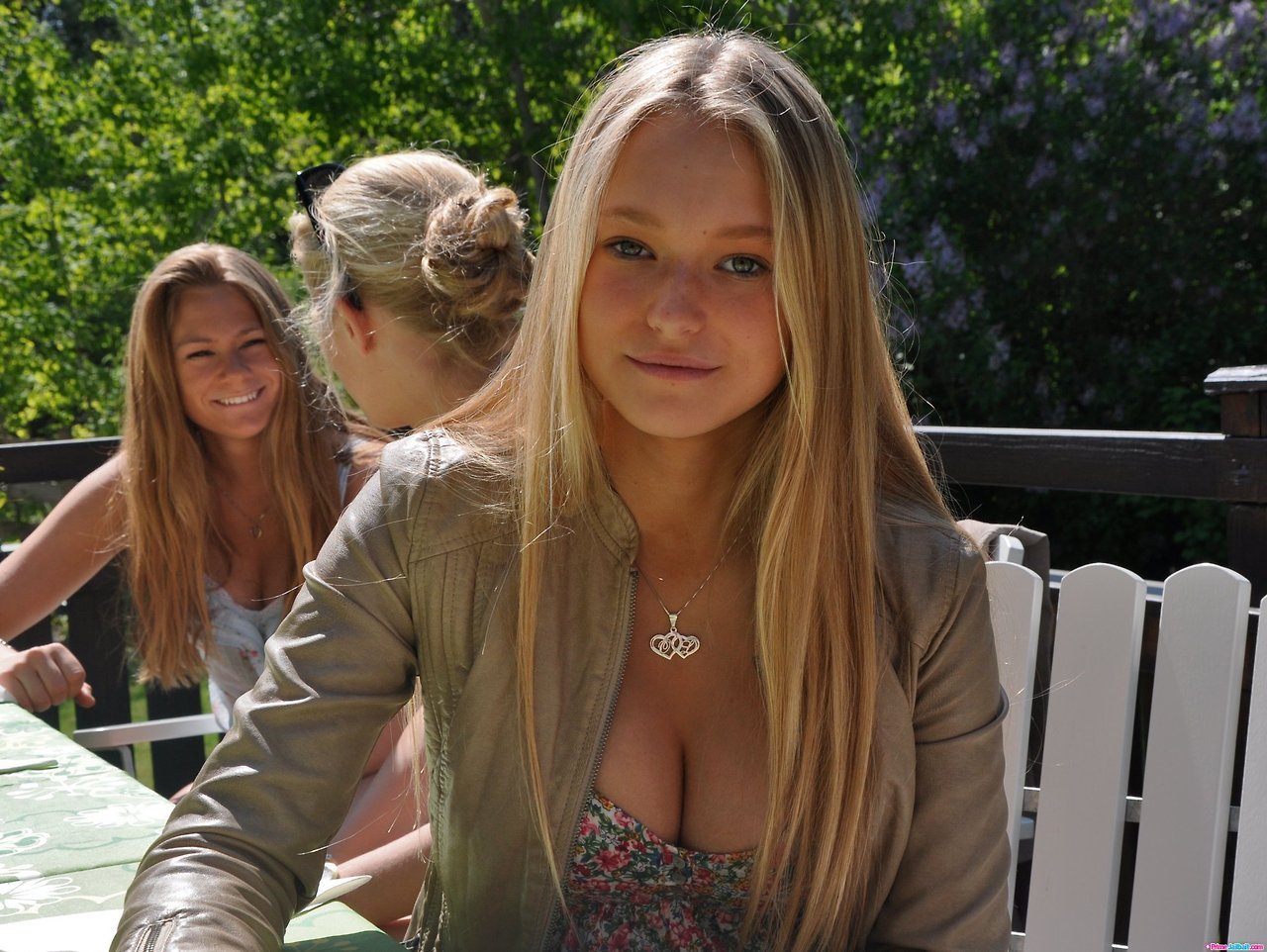 cleavage4.jpg