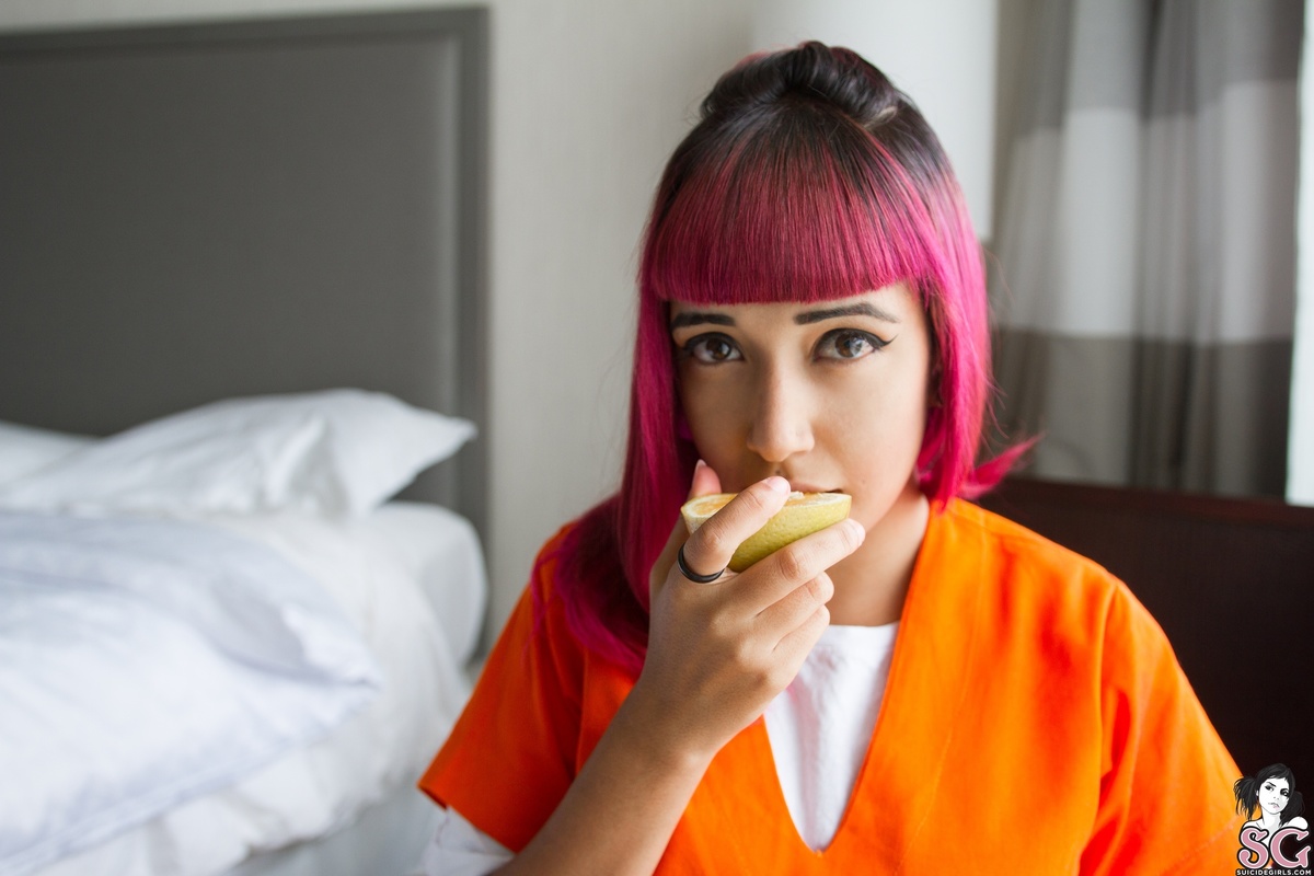 biancab-flaminghotcheetos-05.jpg