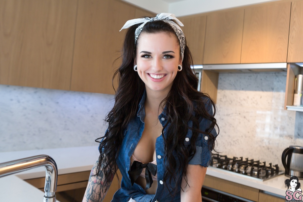 octaviamay-easyliving-03.jpg