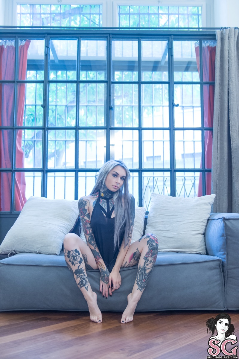 slim-onestepcloser-03.jpg