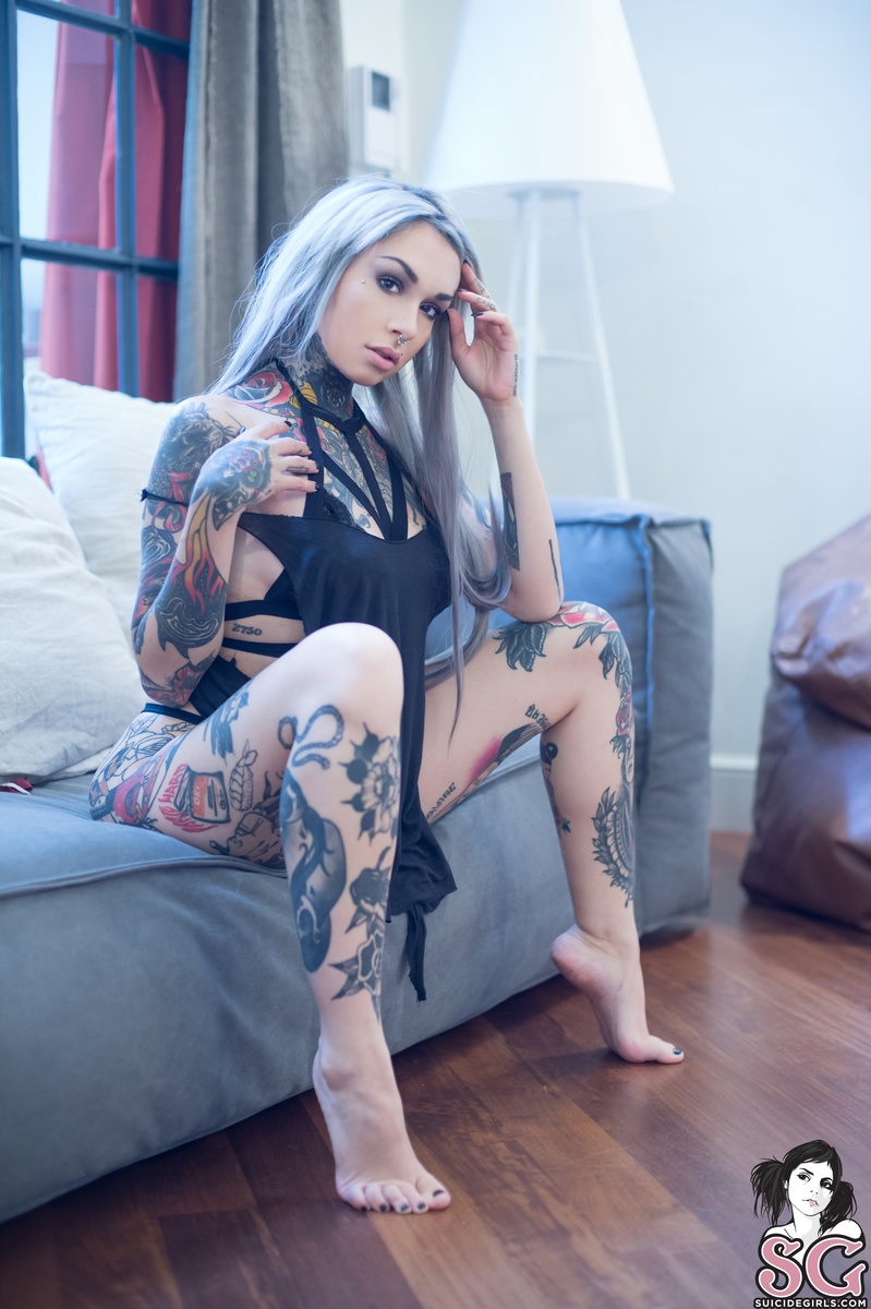 slim-onestepcloser-05.jpg