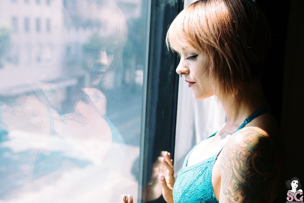 sammiesix-fringebenefits-01.jpg