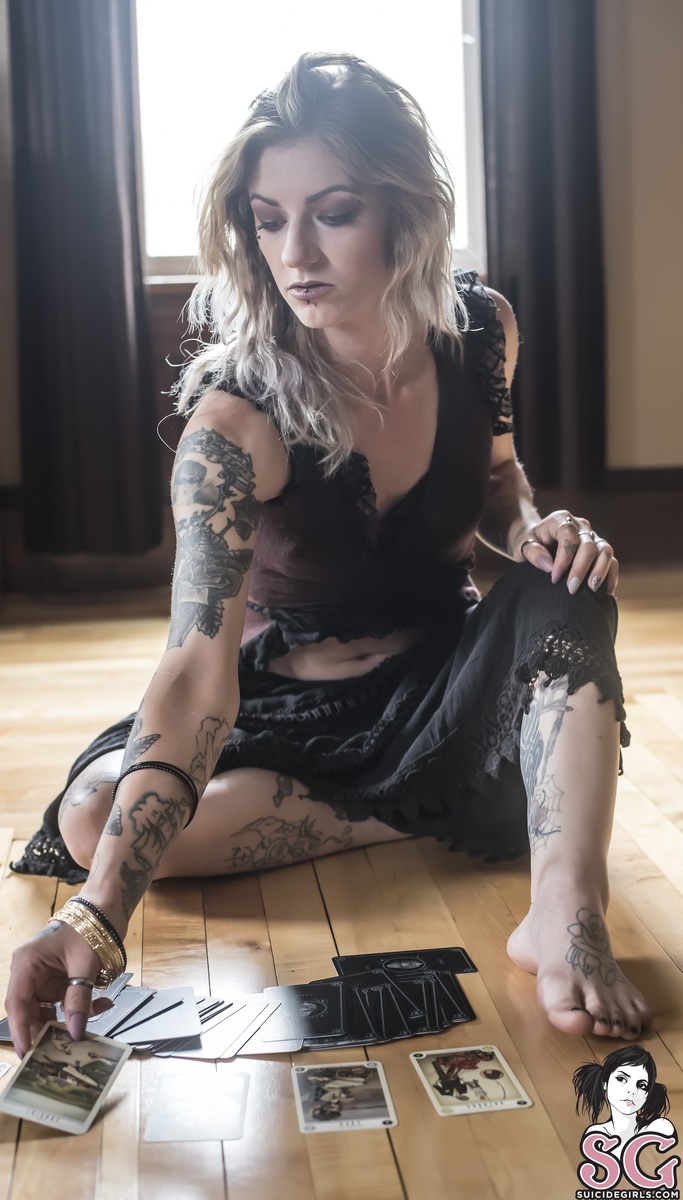 witcherywoods-tarot101-01.jpg