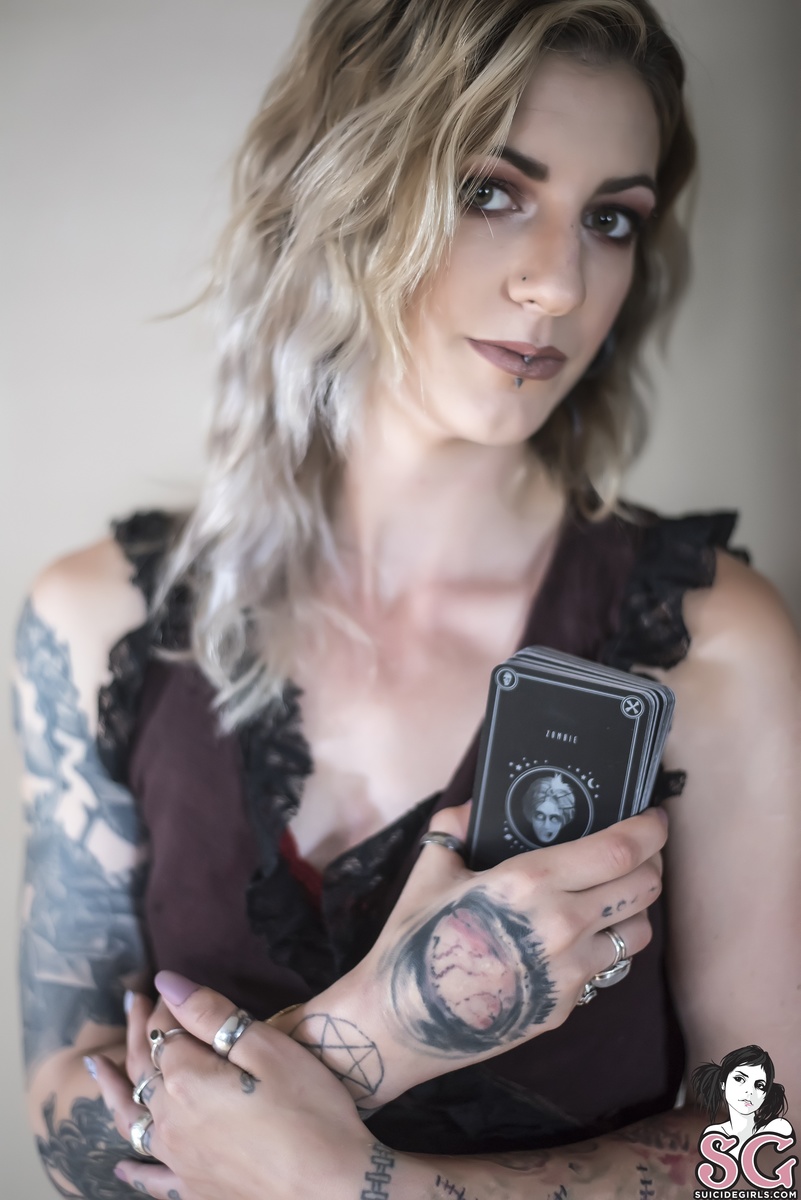 witcherywoods-tarot101-03.jpg
