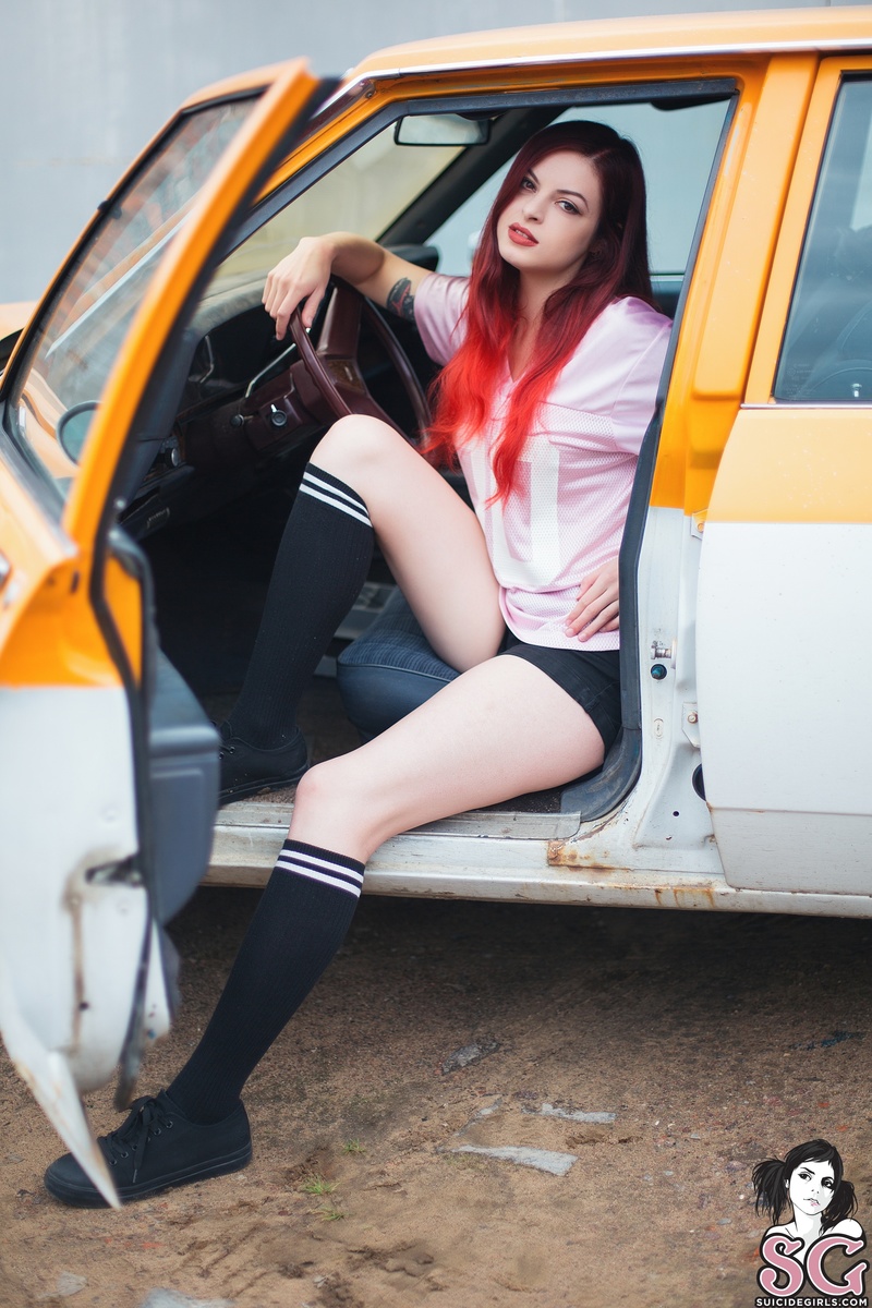 alisakizar-swagginwagon-01.jpg