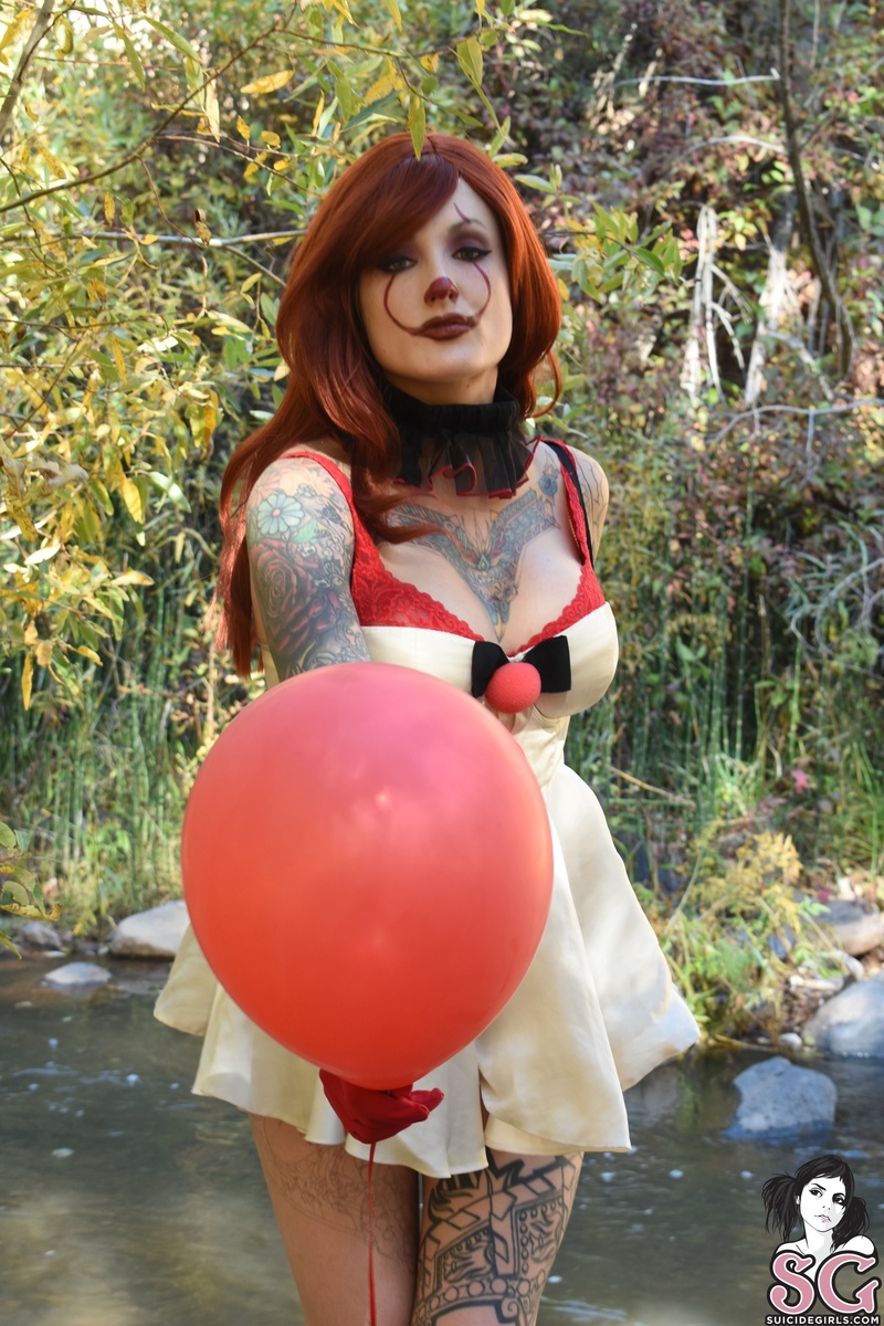 jacquidaniels-pennytheclown-05.jpg