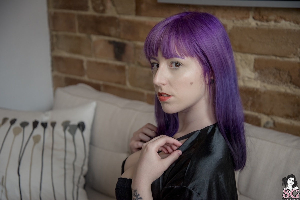 caraphernelia-infinite-03.jpg