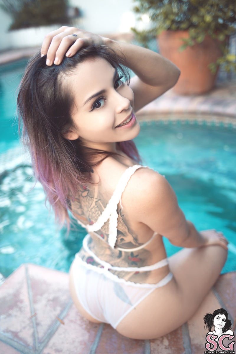 satin-labellaesmeralda-01.jpg