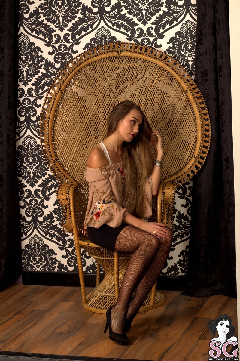 annamarialea-heavenlythrone-05.jpg