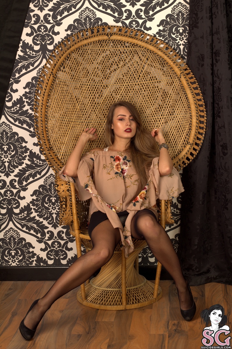 annamarialea-heavenlythrone-09.jpg